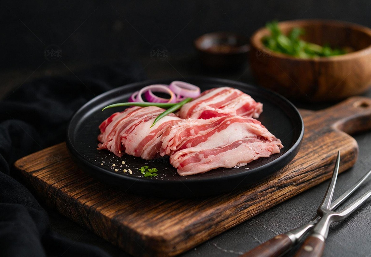 月見和牛海陸豪華派對組牛五花燒肉片200g薄切牛肉片擺盤